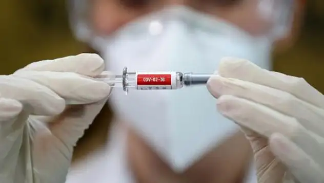 Çin'de riskli gruplara aşı uygulaması başladı