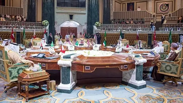 Dünya Müslüman Alimler Birliği açlık grevindeki Filistinli tutuklunun ölümünden ötürü İsrail'i kınadı