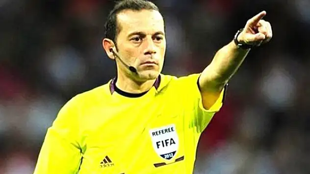 Cüneyt Çakır 2015'te yılın en iyi 8. hakemi seçildi