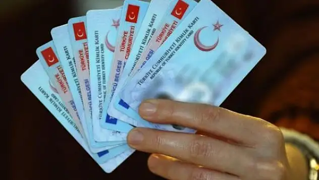 KKTC'ye eski kimlikle gidilemeyecek