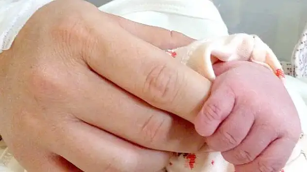 Esra Yağmur bebek dünyaya gözlerini açtı