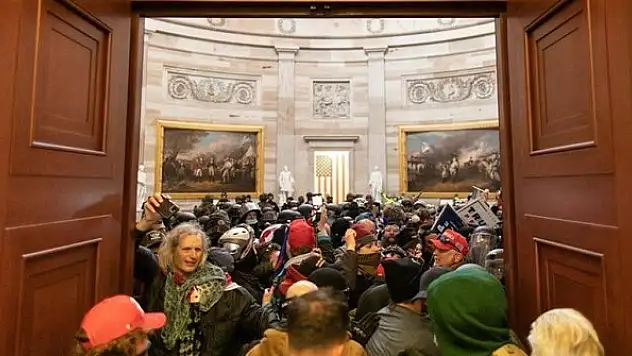 Uzmanlara göre ABD demokrasisinin prestiji sarsıldı