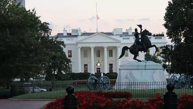 Beyaz Saray'dan Kongre baskınına kınama