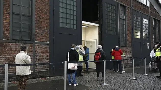 Almanya'da son 24 saatte 1188 kişi Kovid-19 nedeniyle hayatını kaybetti