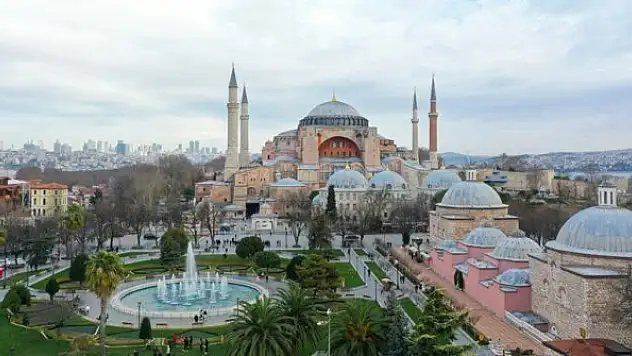 Ayasofya Camii bir yıl önce bugün ibadete açıldı