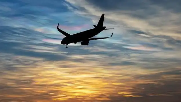 Yolcu uçağıyla irtibat kesildi