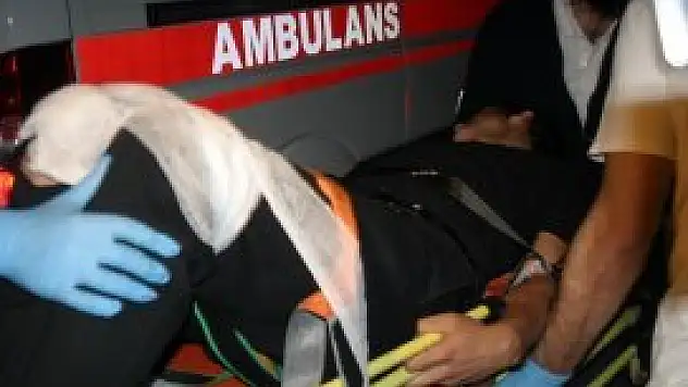 Kiracı ev sahiplerini yaraladı