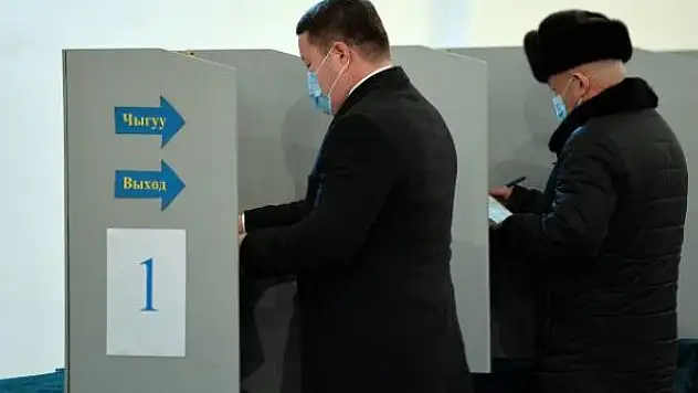 Kırgızistan'da halk yeni cumhurbaşkanını seçiyor