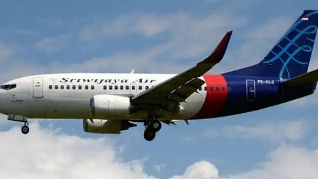 Endonezya'da düşen yolcu uçağından ilk sinyal alındı