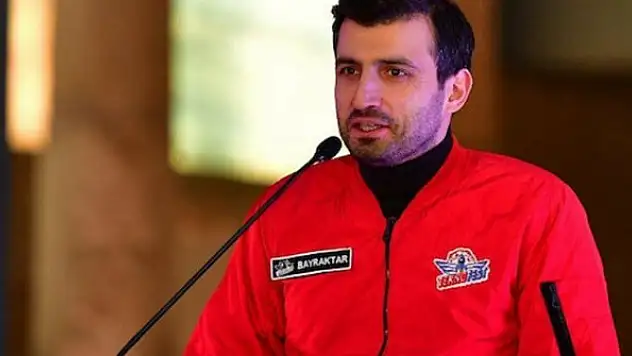 Selçuk Bayraktar'dan 'WhatsApp siliyoruz' kampanyasına destek