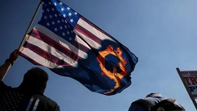 Twitter, QAnon hareketiyle bağlantılı 70 binden fazla hesabı askıya aldı