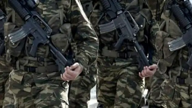 Yunanistan'da askerlik süresi uzuyor