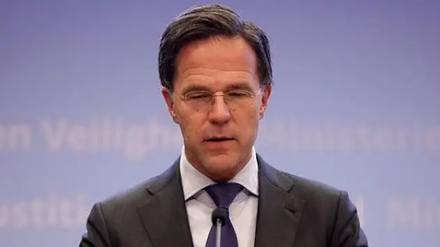 Hollanda hükümeti istifa etti