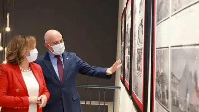 'Bitmeyen Dayanışma Hikâyemiz: Kızılay' sergisi açıldı