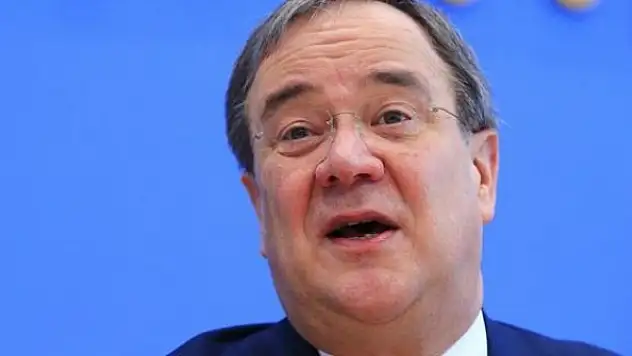 Merkel'in partisinin genel başkanlığına Laschet seçildi