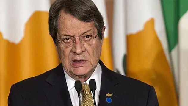 Rum basını: Anastasiadis, AB pasaportu karşılığında rüşvet aldı