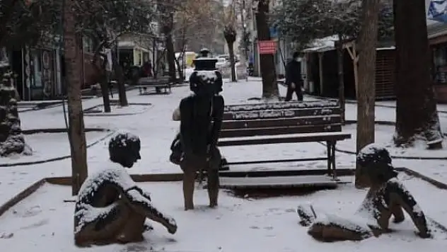 Yüz yüze eğitime ara veriliyor! Son dakika açıklamaları peş peşe