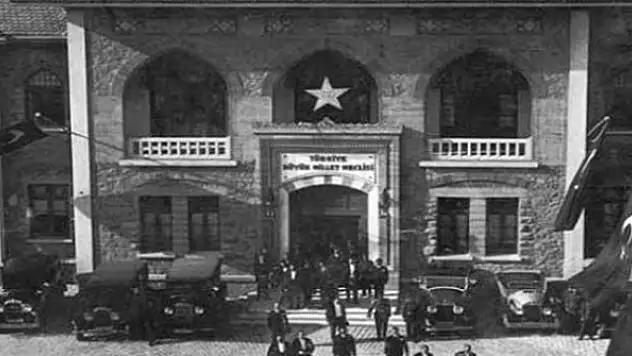 Türkiye'nin ilk anayasası Teşkilat-ı Esasiye