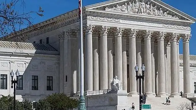 ABD Yüksek Mahkemesindeki bomba ihbarı paniğe yol açtı