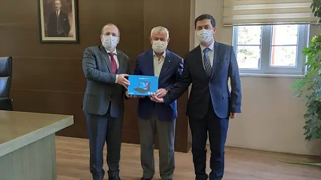 Ilgın Ticaret Borsası'ndan uzaktan eğitime destek için tablet bağışı