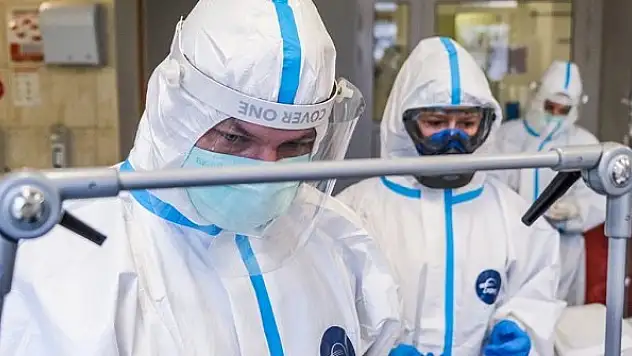 Polonya'da Kovid-19'un daha hızlı yayılan türü tespit edildi