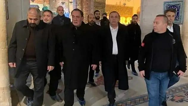 Alaattin Çakıcı Konya'da Mevlana'yı ziyaret etti