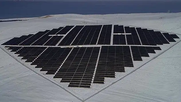 Fosil yakıt şirketlerinin hisseleri dibe vurdu, 2020'nin kazananı temiz enerji oldu