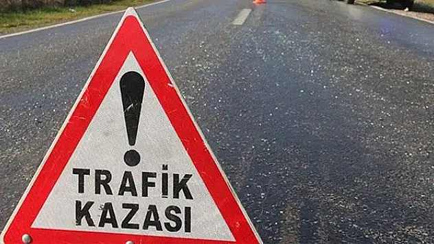Konya'da şarampole devrilen otomobilden sağ çıktı