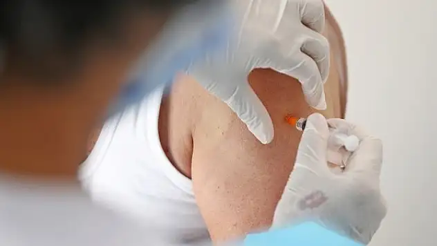 İleri alerji tanısı bulunanlar hastanelerde Kovid-19 aşısı olacak