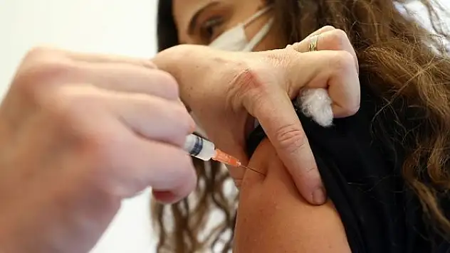 Kovid-19 aşısı yaptıranların sayısı 1,5 milyonu geçti