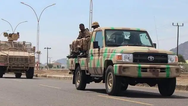 Yemen ordusu: Husilere giden silah yüklü bir kamyon ele geçirildi