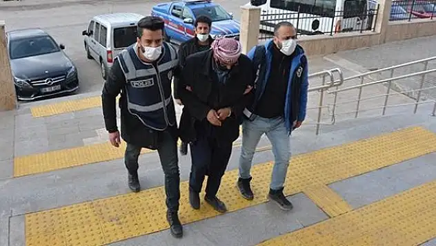 Cinayet suçundan aranan kişi saklandığı evde yakalandı