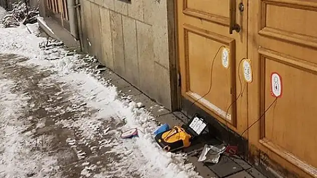 İsveç'te camide bomba paniği: Bomba düzeneğine benzer kutu bulundu