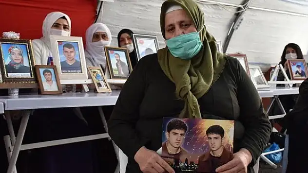 Diyarbakır'daki evlat nöbetine bir aile daha katıldı