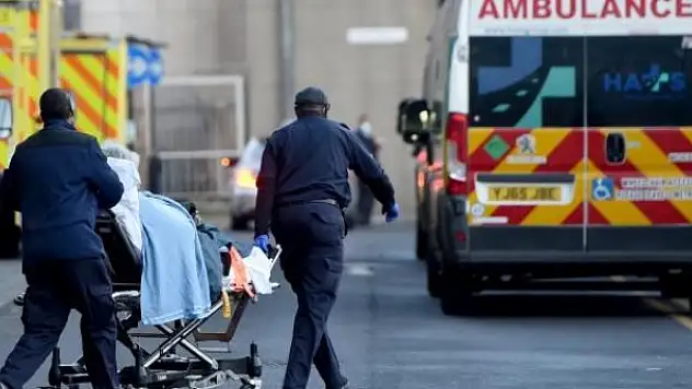 İngiltere'de bir günde koronavirüsten 1449 kişi yaşamını yitirdi