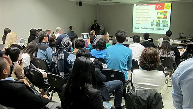 Büyükşehir'in uygulamaları dünyaya anlatıldı