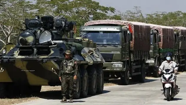 Myanmar'da 300 milletvekili askeri cunta yönetimini reddetti