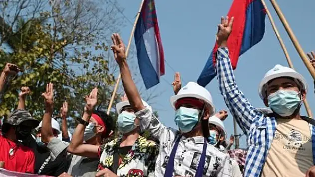 Myanmar'da darbe karşıtı gösteriler sürüyor