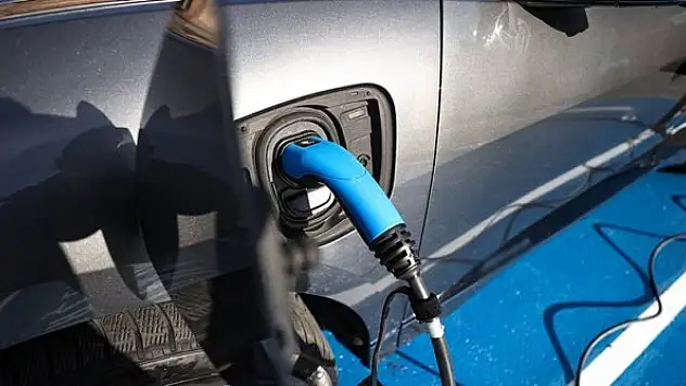 Dünya elektrikli araç satışında gaza bastı