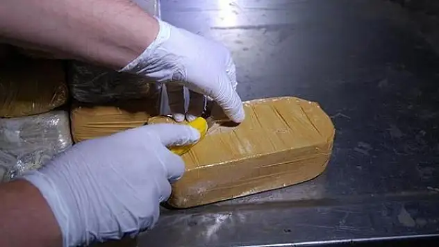 İtalya'da 1,3 ton kokain ele geçirdi