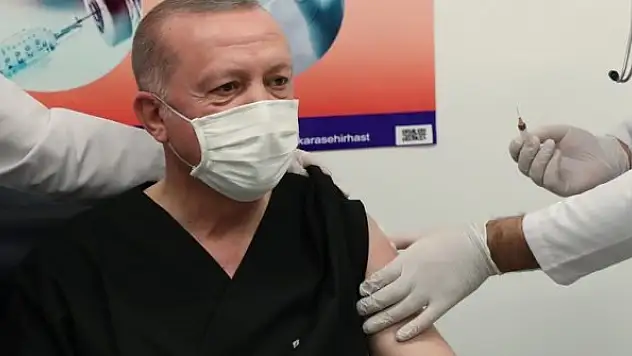 Cumhurbaşkanı Erdoğan, Kovid-19 aşısının ikinci dozunu yaptırdı