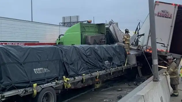 ABD'de 100 aracın karıştığı zincirleme kaza: 5 ölü