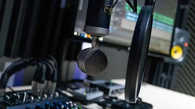 Teknolojiyle dönüşen radyo, dünya genelindeki etkinliğini sürdürüyor