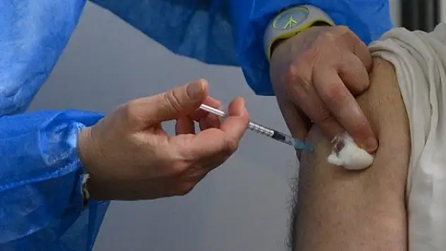 Bu tavsiyenin yapıldığı ilk ülke! Fransa'da tek doz koronavirüs aşısı önerisi