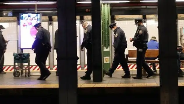 New York metrosunda bıçaklı saldırılar: 2 kişi hayatını kaybetti