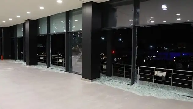 Erbil'deki havalimanına 14 roketin fırlatıldığı ortaya çıktı