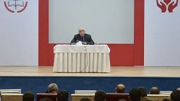 Bakan Avcı, uzman yardımcılarına ders verdi