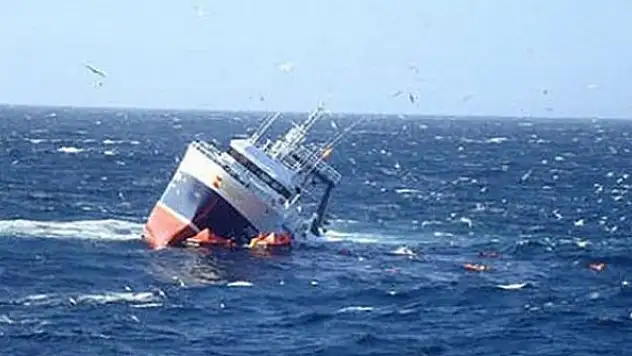 Çin'de yolcu teknesi alabora oldu: 5 ölü