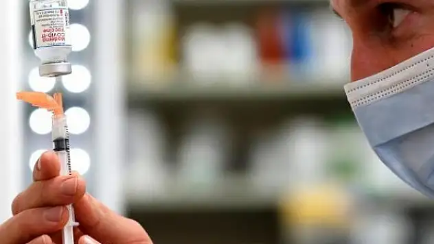 Pfizer/BioNTech ve Moderna aşıları mutasyona karşı zayıflıyor