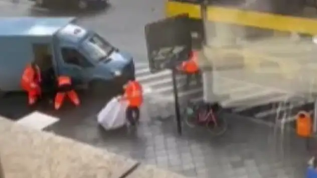 Almanya'da para nakil aracı kar maskeli 4 kişi tarafından soyuldu